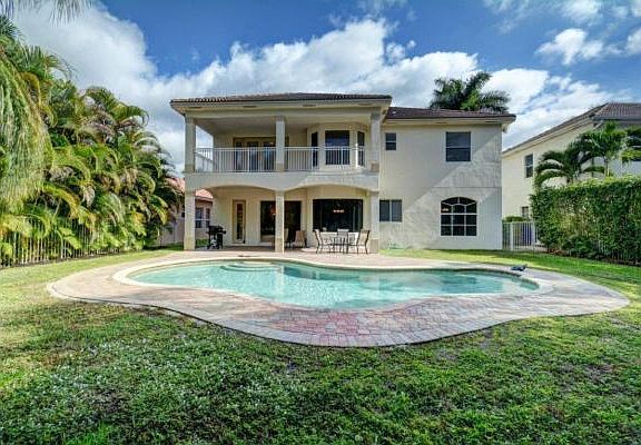 Home For Sale In Palma Vista