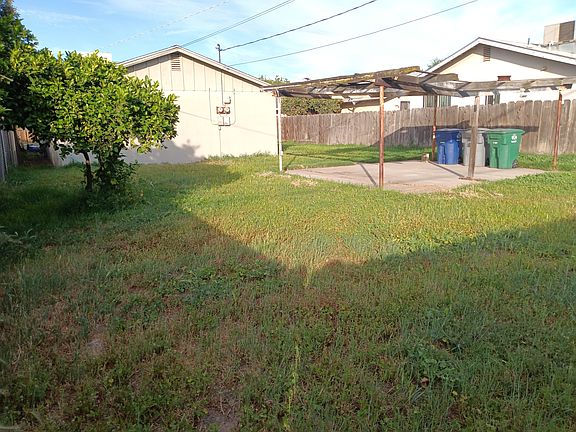 5th image of 937 D St