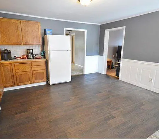 1 bed, 1100 sqft, $1,100 — Photo 2