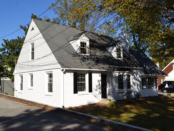 3rd image of 318 W Colville St