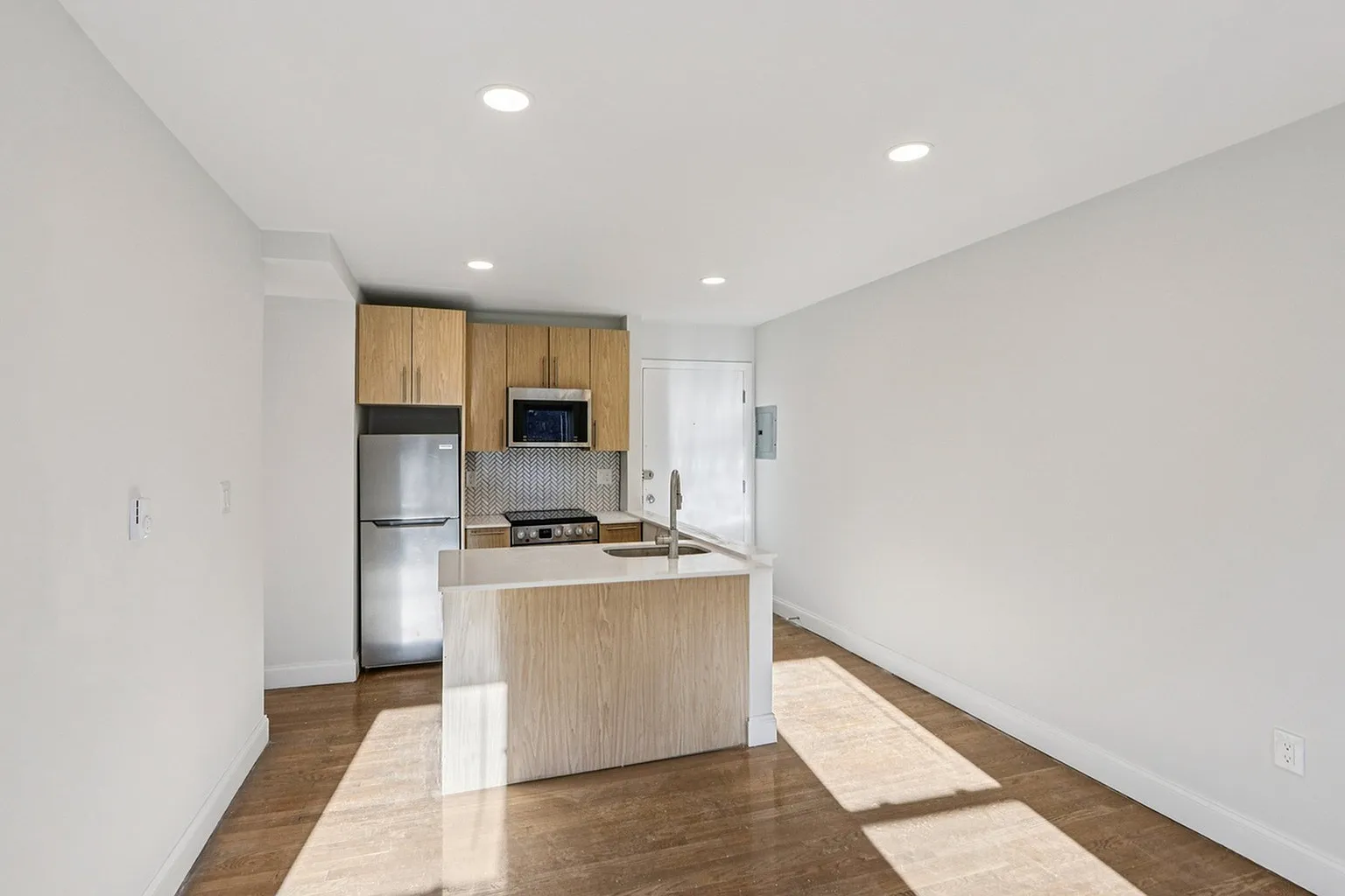 529 Beacon Street — Photo 4