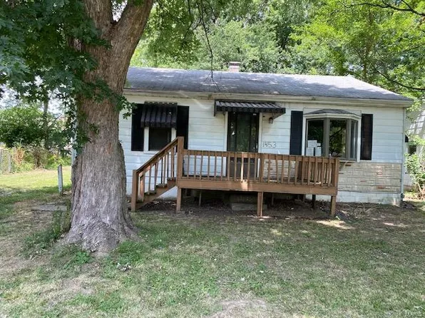 1453 13th St, Cottage Hills, IL 62018