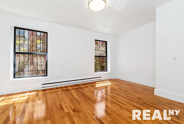 Rented by REAL New York | media 16
