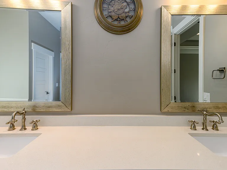3454 S 2240 E — Photo 16