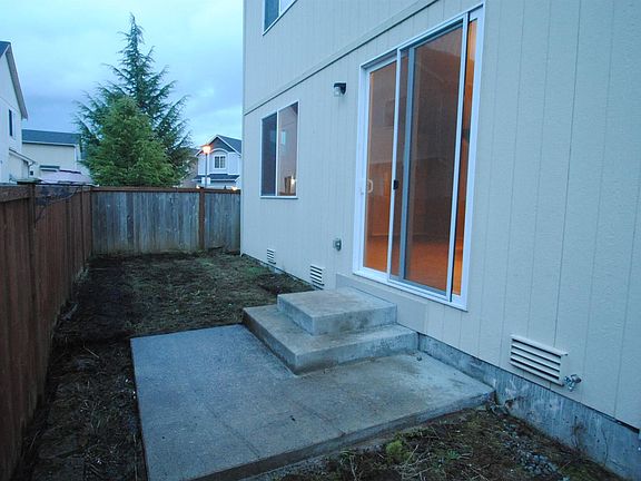 3rd image of 9919 185th St E