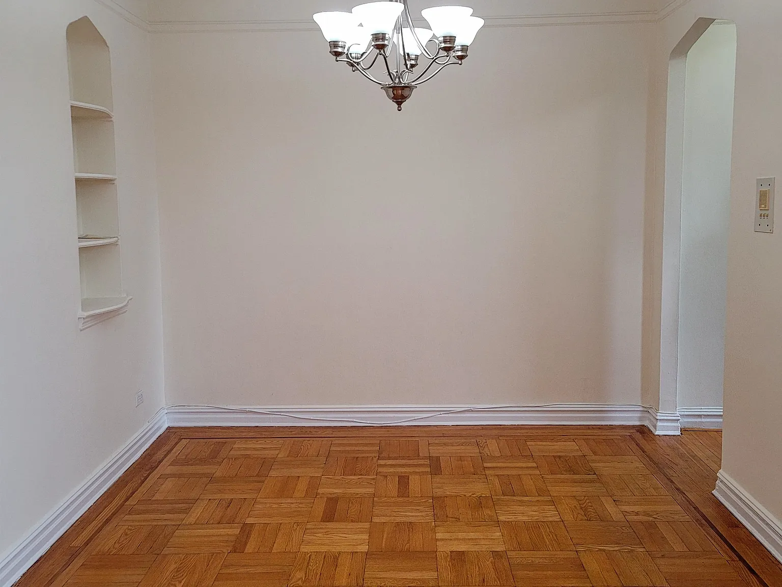 135 Hawthorne Street — Photo 3