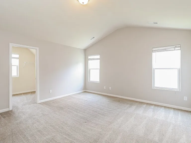 1521 Waylon Ave — Photo 11