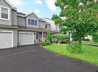 27 Justine Ct, Rensselaer, NY 12144