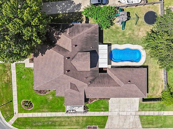 4th image of 10143 Glen Ridge Ave