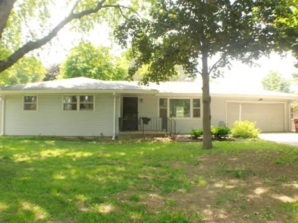515 S Goodling St, Winnebago, IL 61088