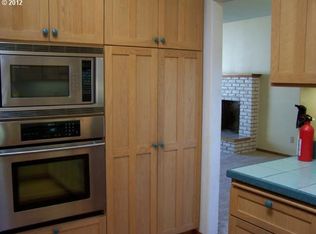 1384 Scott Ln, North Bend, OR