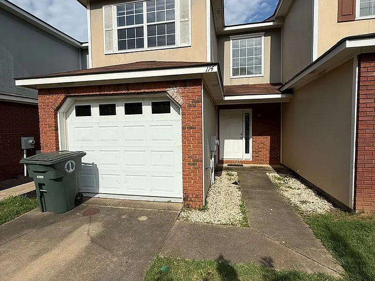 114 Baldwin Dr — Photo 2