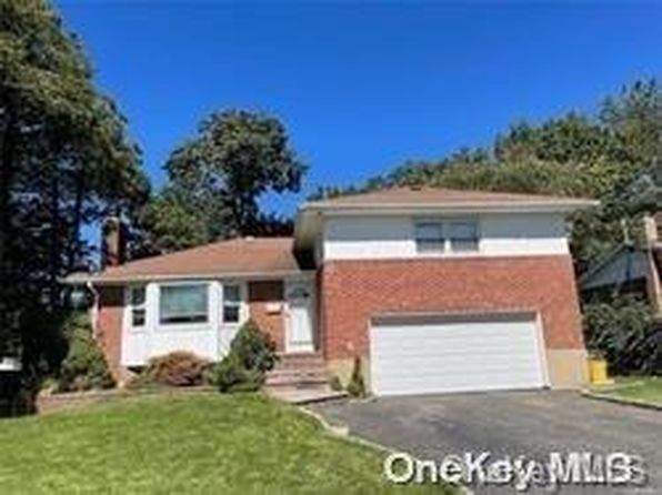 2 Stuart Dr