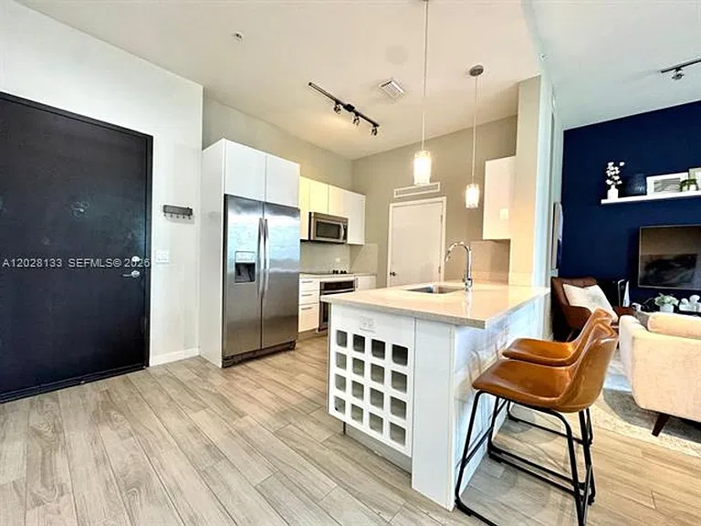 999 SW 1st Ave #1115 — Photo 4