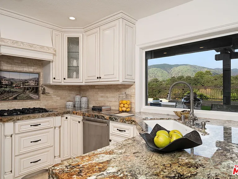 6497 Country Club Dr — Photo 13