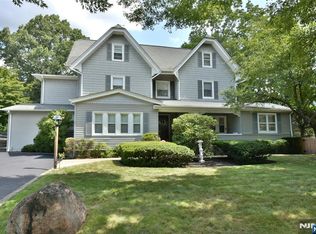 80 Washington Pl, Ridgewood, NJ 07450