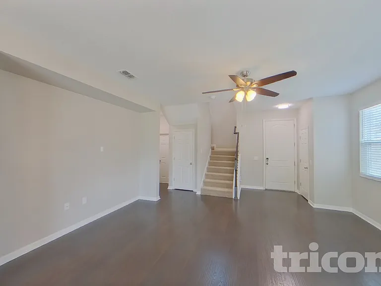10710 Southern Forest Dr — Photo 3