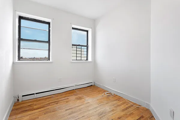 Rented by Safdie Realty Group | media 5