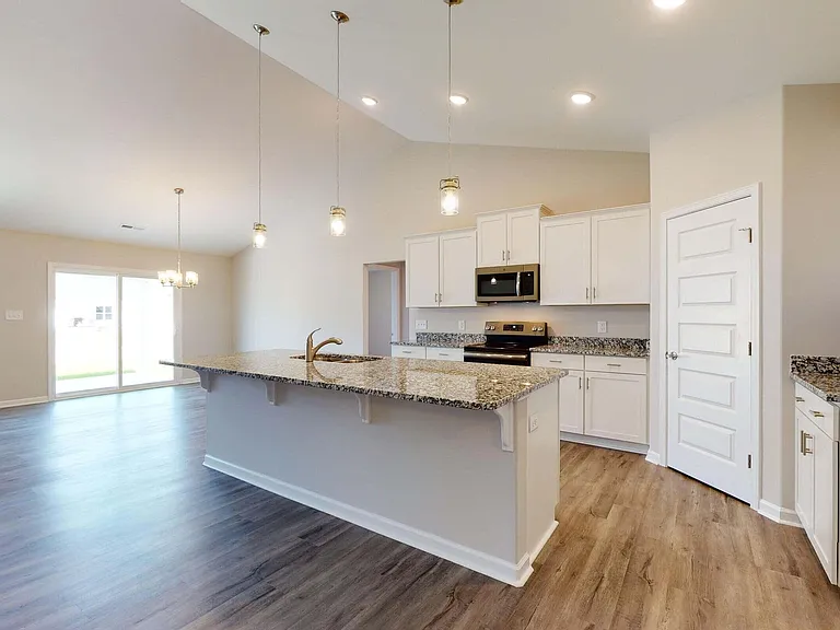 93 Robertson Ln — Photo 2