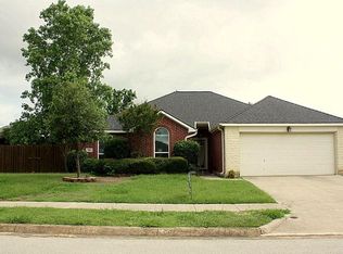 304 Stanley Dr, Aubrey, TX 76227