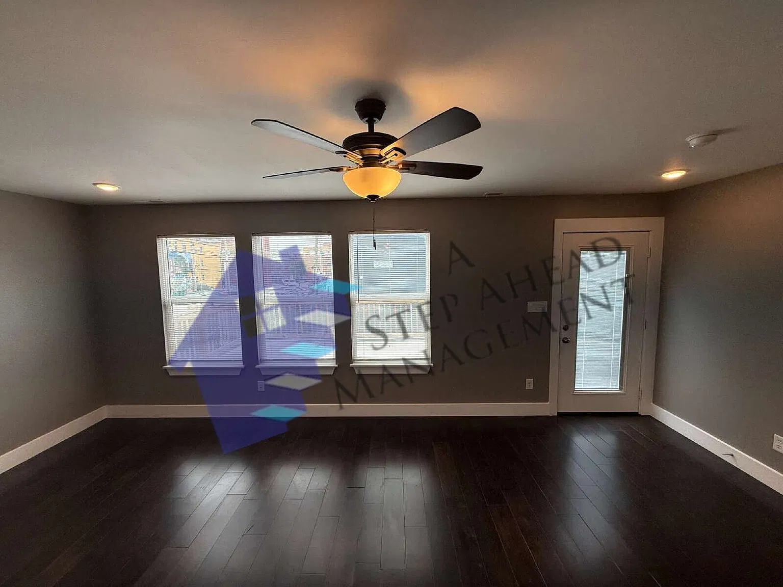 1119 Woodlawn B — Photo 2