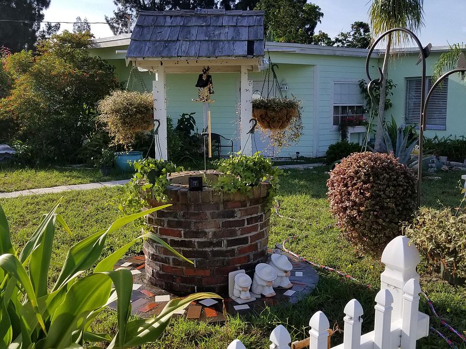 1st image of 1071 NE Martin Ave