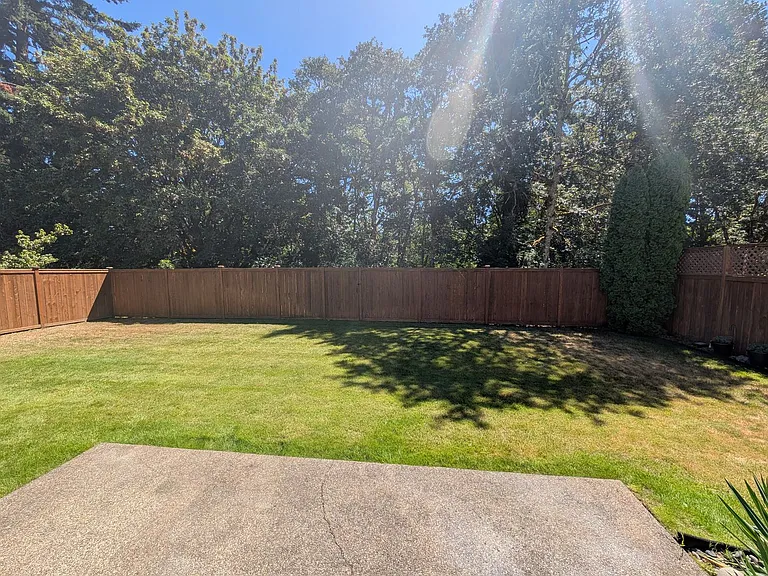 2233 Wallace Loop — Photo 32