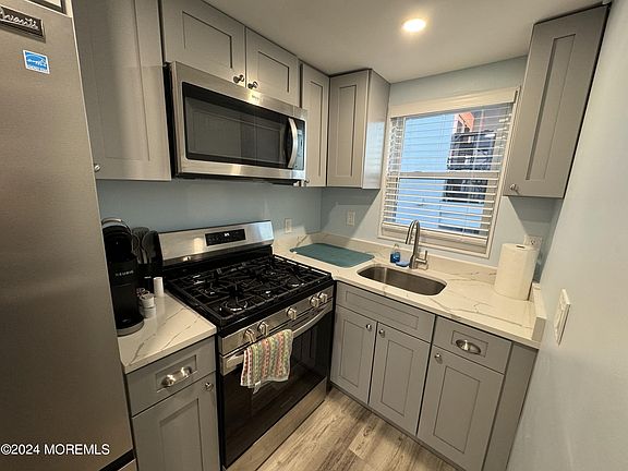 2nd image of 115 Dupont Ave Unit 3