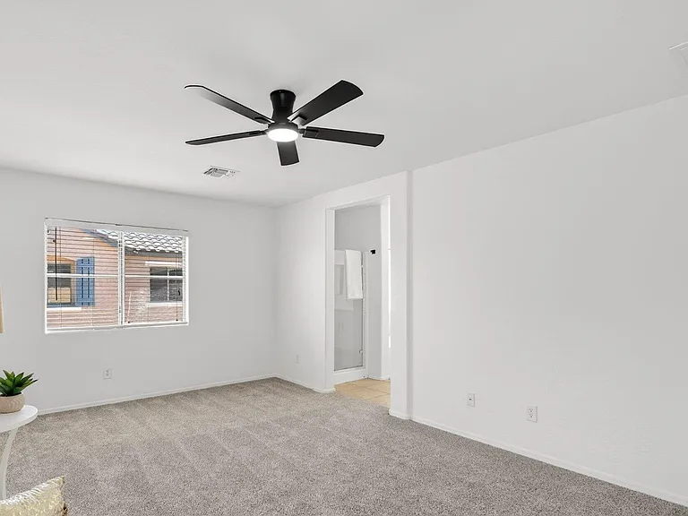 1672 E Elgin St — Photo 13