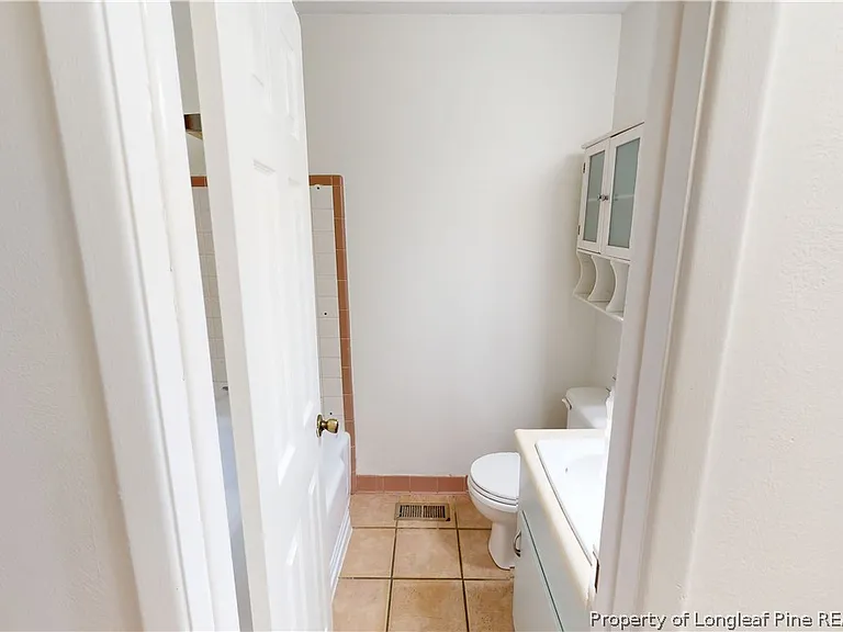 4020 Welmont Dr — Photo 7