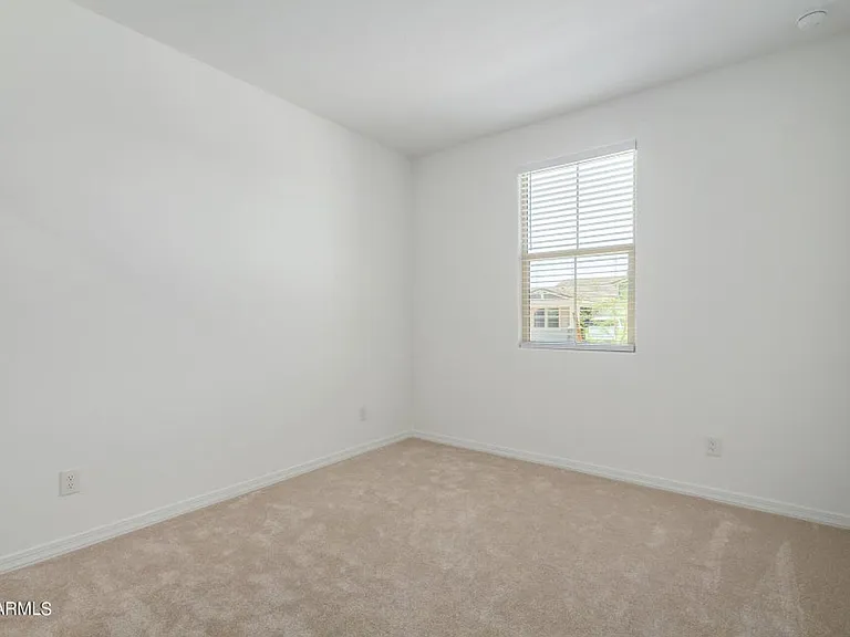 17318 W Surrey Dr — Photo 28
