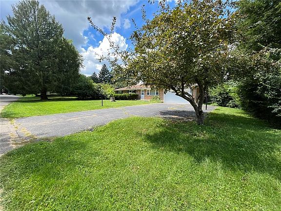 2nd image of 3305 Fair Oaks Dr