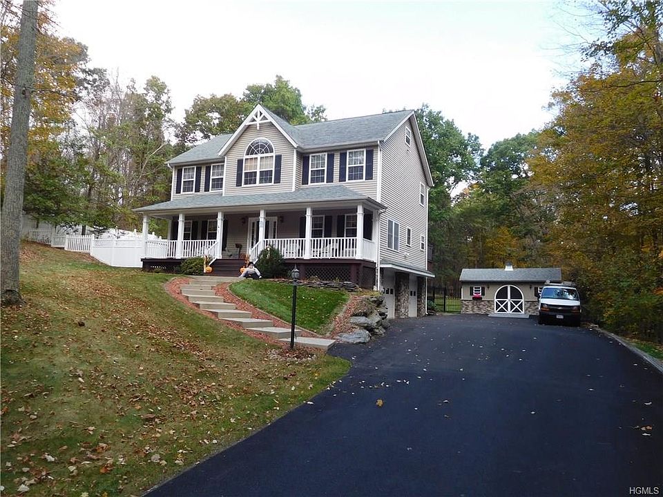 1st image of 15 Bruce Ln