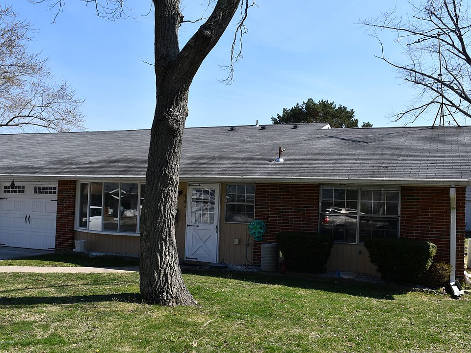 1st image of 610A Lake Point Dr #100A
