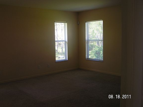 5th image of 834 Oakridge Ave S
