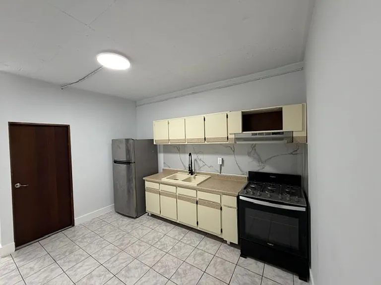 65 Calle Acosta — Photo 8