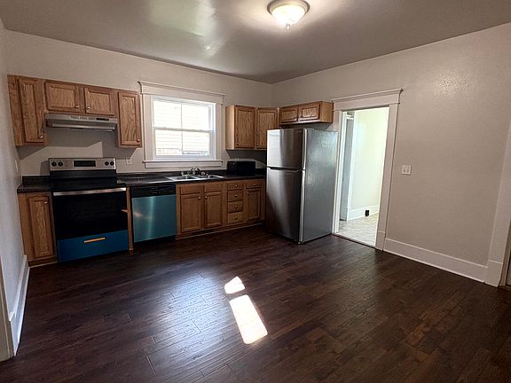 Kitchen: Brand New appliances