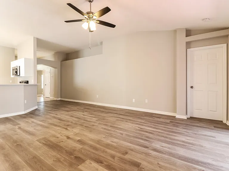 3304 Pin Oak Ln — Photo 6