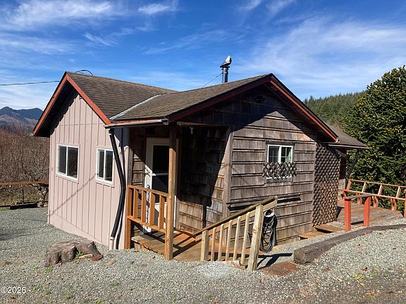 4th image of 107 Hemlock St