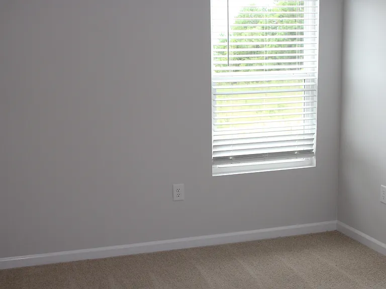 784 Grovebury Ct — Photo 6