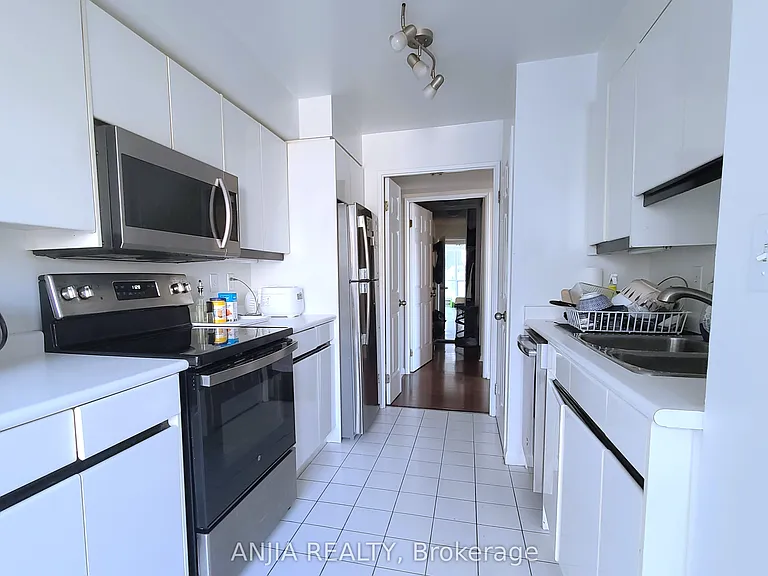 7 Carlton St #1805 — Photo 11