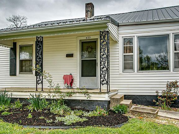 2nd image of 425 McMinn St