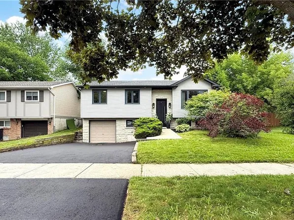 2242 Ingersoll Dr, Burlington, ON L7P 3L3