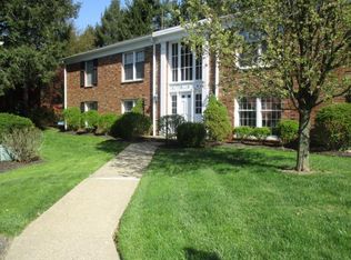 3 Williamsburg Cir, Wheeling, WV 26003