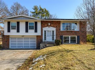 1248 Bonheur Dr, Saint Louis, MO 63146