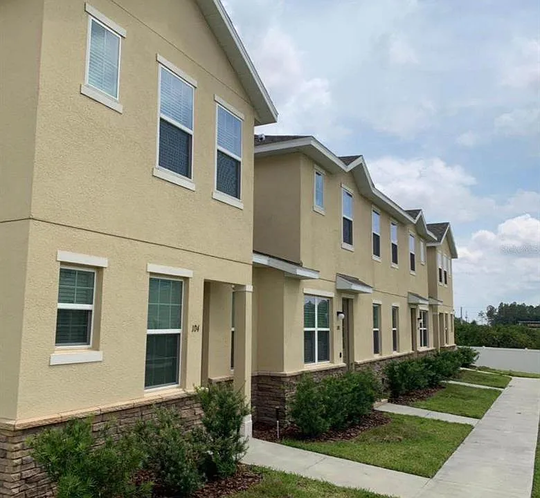 Holly Village Dr