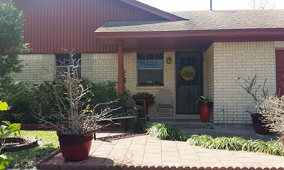 1st image of 1415 Blackburn Dr