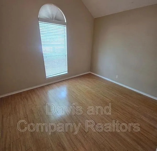 5203 Canadian Ave — Photo 10