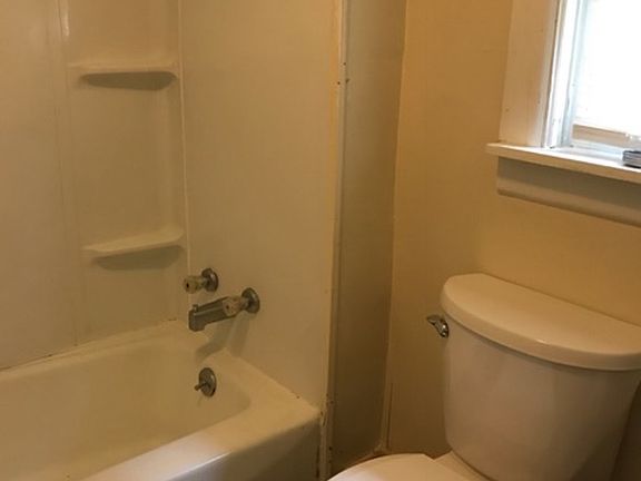 3rd image of 198 Carter Ave
