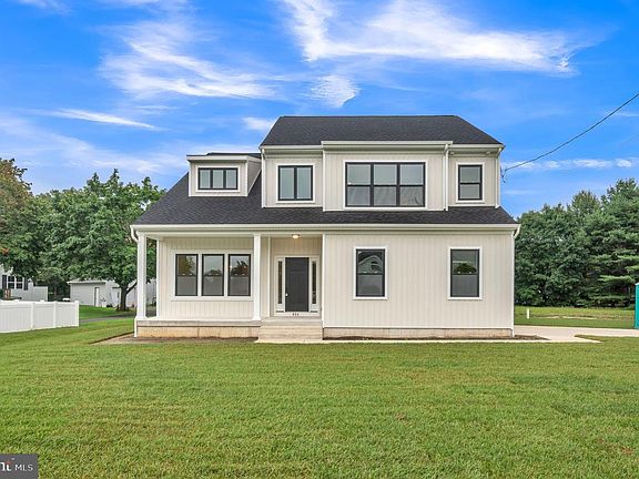 2nd image of 180 Locktown Sergeantsvil Rd